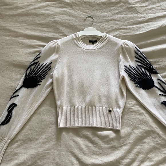 CHANEL like new Métiers d’Art Cashmere Sweater 34 - Picture 6 of 15